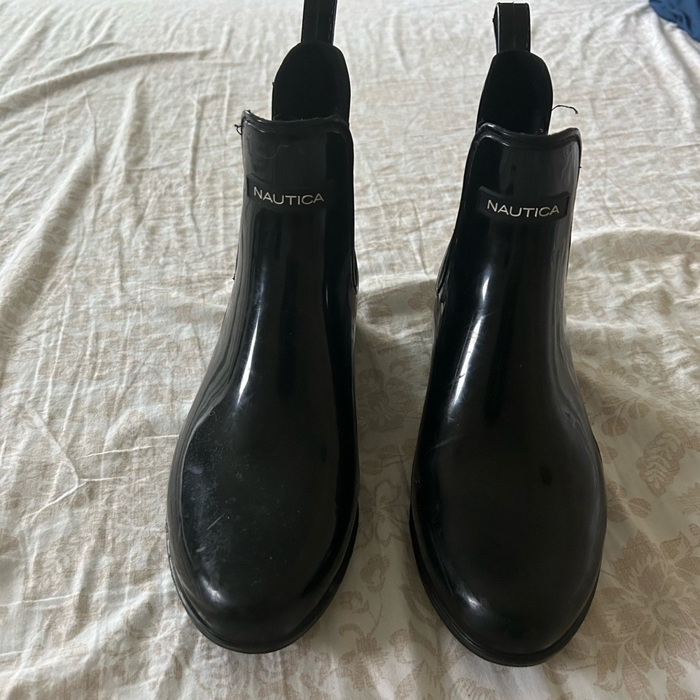 Black Nautica rain boots